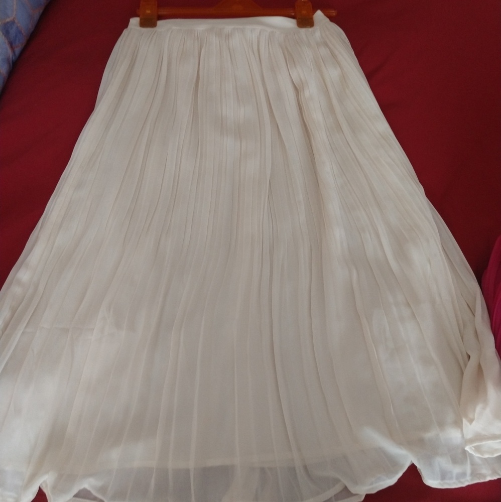 Asos cream accordion skirt size 6 us